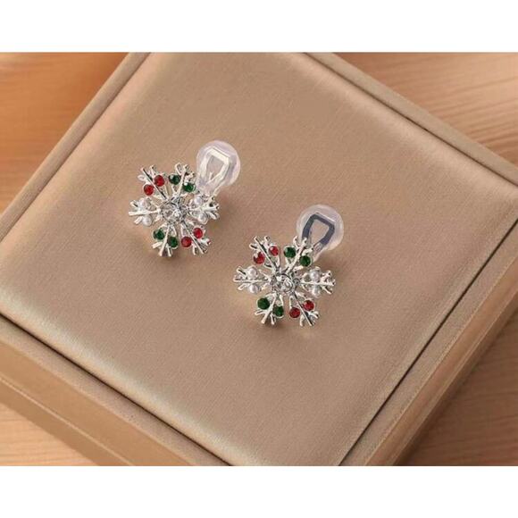 Clip on 1" silver, red, green and pearl snowflake button style earrings (Copy) - Picture 1 of 4